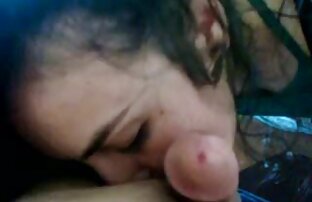 XXX Incrível stunner exibe webcam sex online gratis sua cona apenas para