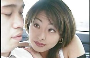 XXX A fime porono mulher de negócios espalha a rata por duas pilas.