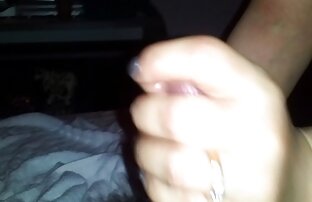 XXX A miúda mais nerd e a sessão solo femei care se masturba mais selvagem de sempre.